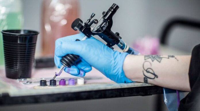 Навіщо потрібні блоки живлення для тату-машинок