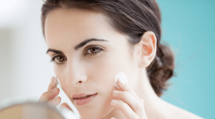 Секрети правильного догляду за проблемною шкірою