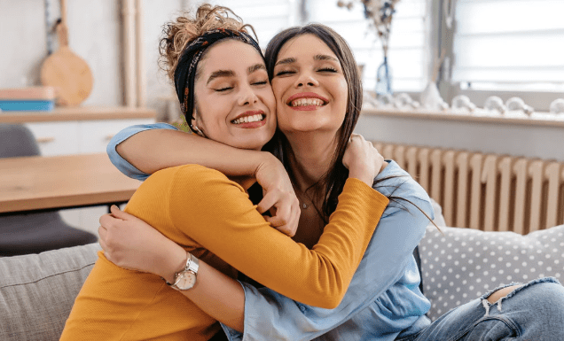 Сила жіночої дружби: Як будувати та підтримувати міцні стосунки з подругами протягом життя