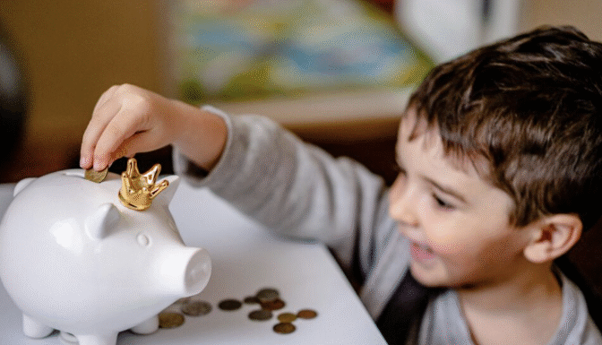 Як навчити дитину фінансової грамотності: Від кишенькових грошей до перших інвестицій