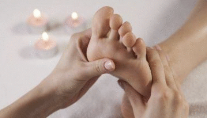 Догляд за ногами влітку: Як позбутися сухості, тріщин та підготувати ніжки до відкритих босоніжок