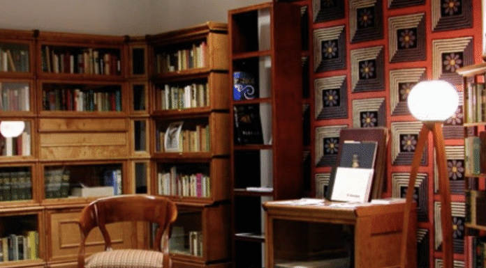 Екологія читання: чому важливо дарувати книгам друге життя та як це робити свідомо