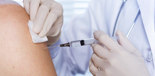 Календар щеплень для дорослих: які вакцини необхідно повторювати і чому це важливо