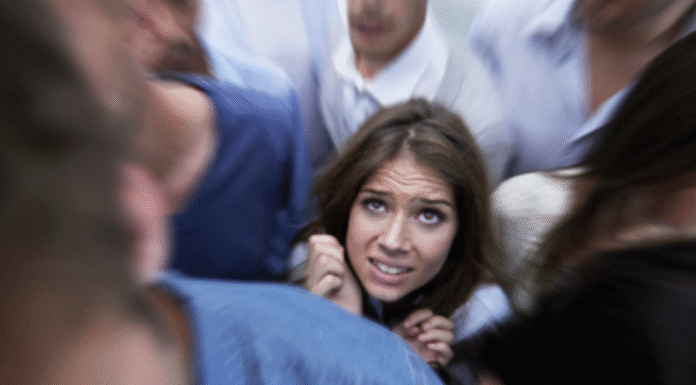 Панічні атаки: що це таке і як допомогти собі та близьким