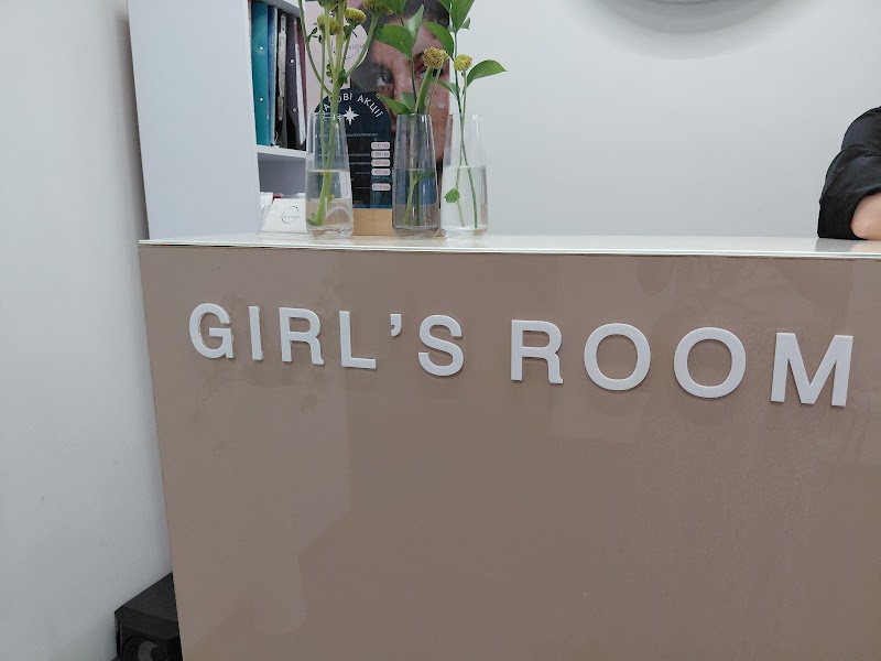 Girl’s Room