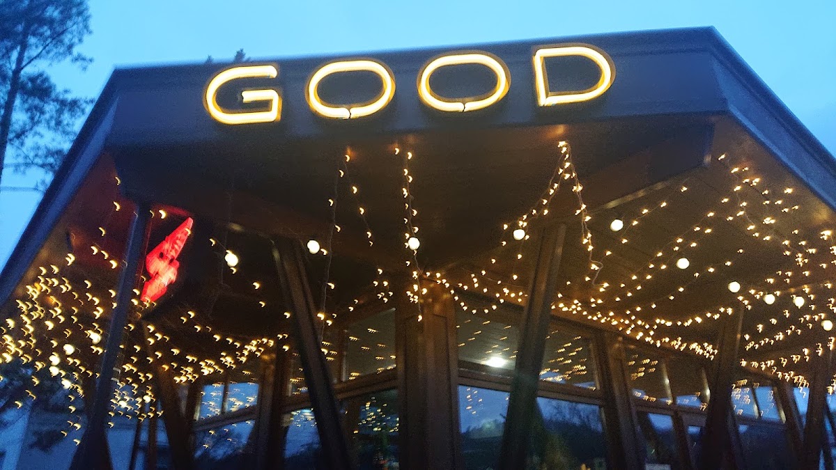 Good Coffee (точка Black Ravens) — Cafe